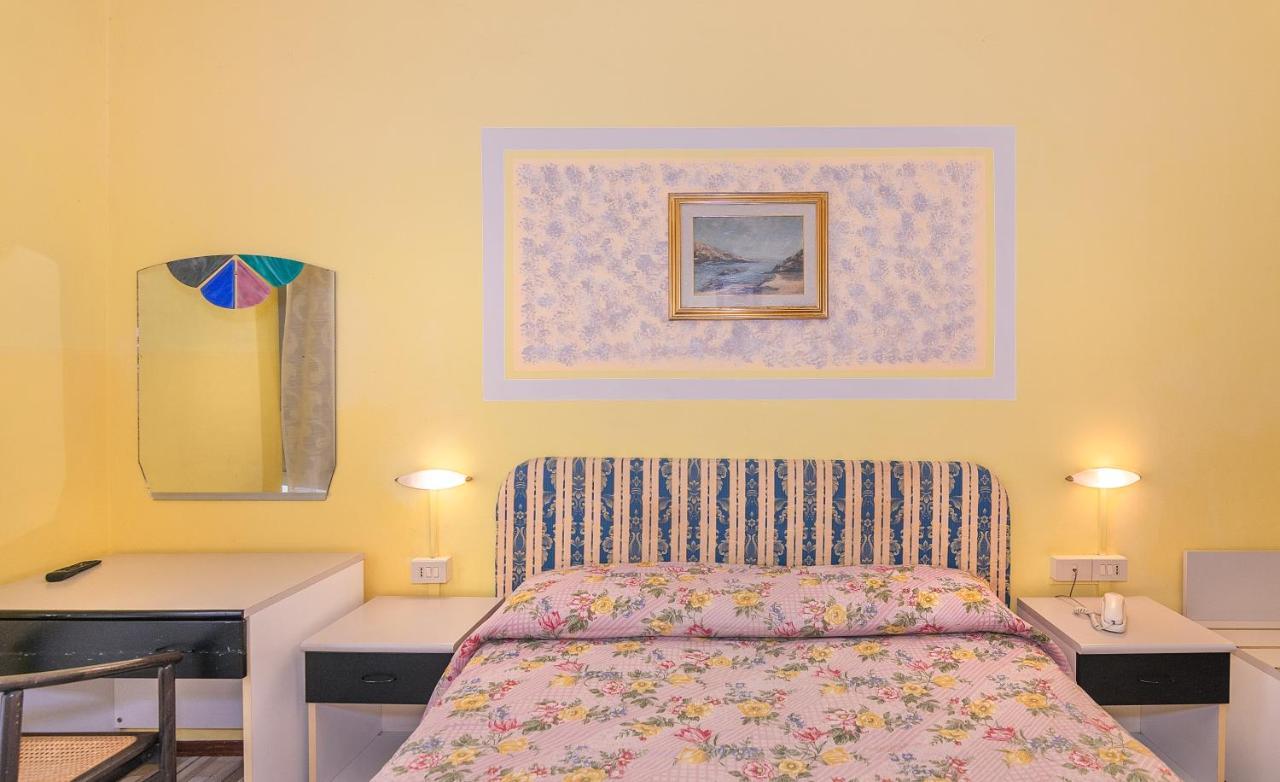Hotel Stella Del Mare Viareggio Extérieur photo