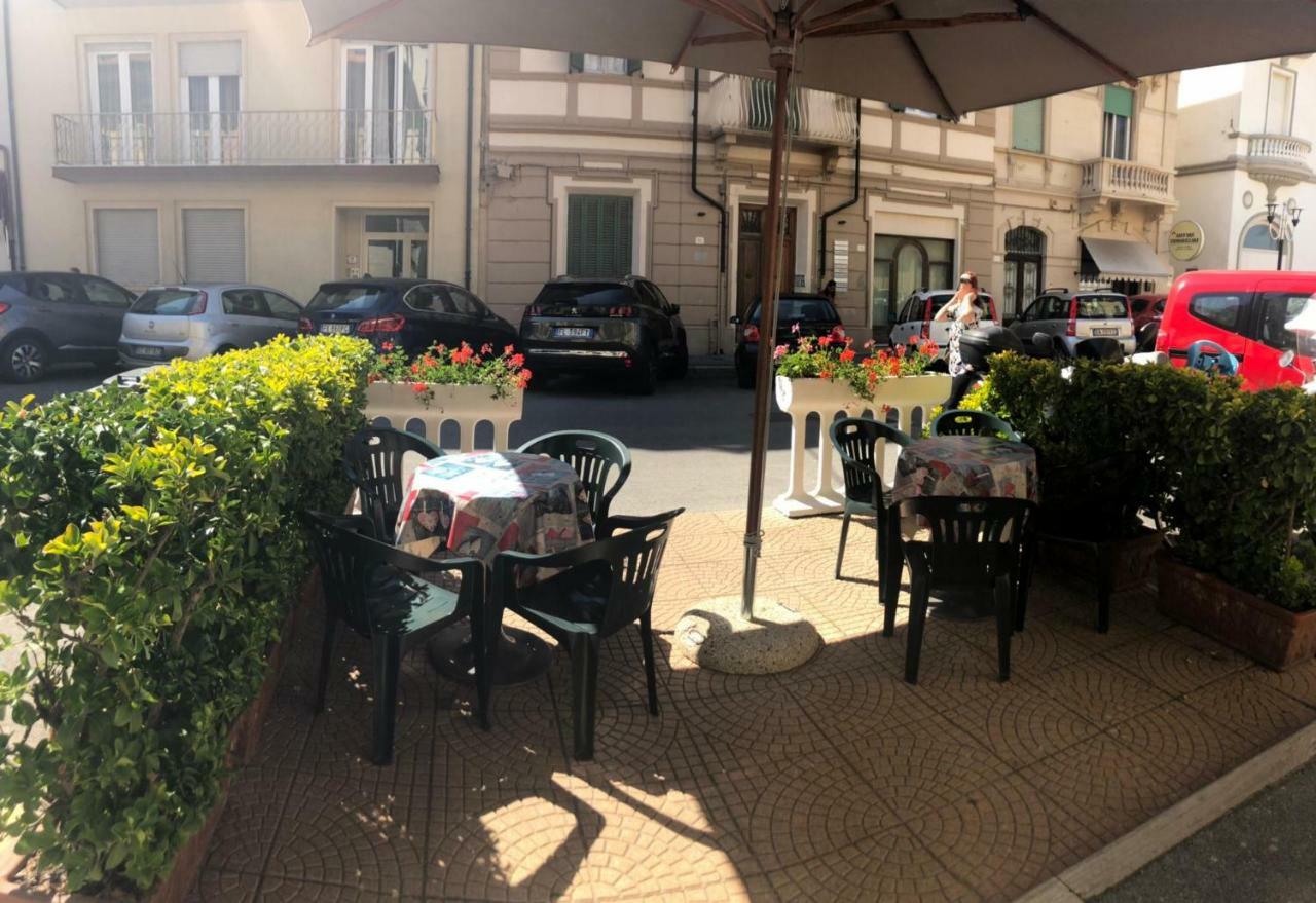 Hotel Stella Del Mare Viareggio Extérieur photo